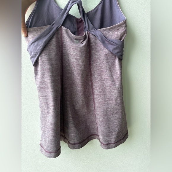 Lululemon Spin Me Tank Top Purple Twist Back Built in Bra Hook Closure Size 6 - Picture 5 of 6